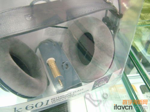 AKG K601C