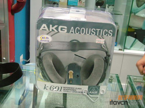 AKG K601C