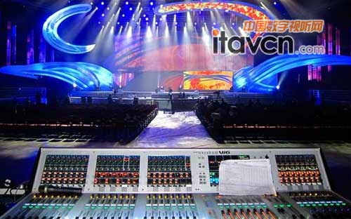 Soundcraft Vi6{_