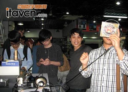 lԇ C