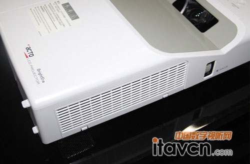 雅圖超短焦投影機