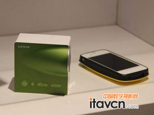 炫彩時尚的kinna太陽能無線音箱