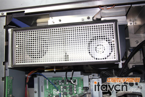 清潔后的NEC電影機內部宛如全新