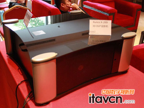 Runco X-200i快門3D投影機(jī)