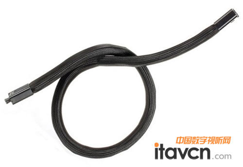 每個KAN200音箱都有6.6英尺長(約合2米),可以單獨使用,也可以一根一根地接起來