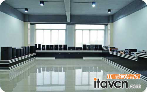 UC��(y��u)ҕ�߶˾C��չʾ�d