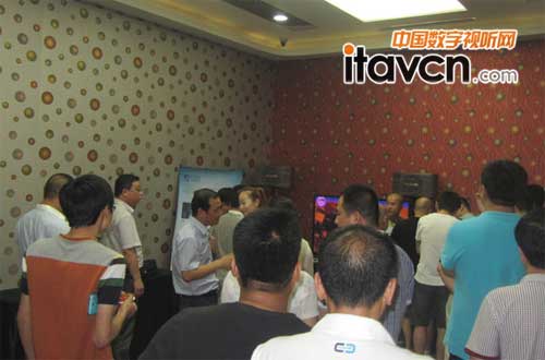 �Ñ����w򞺣��V8-K̽���c��ϵ�y