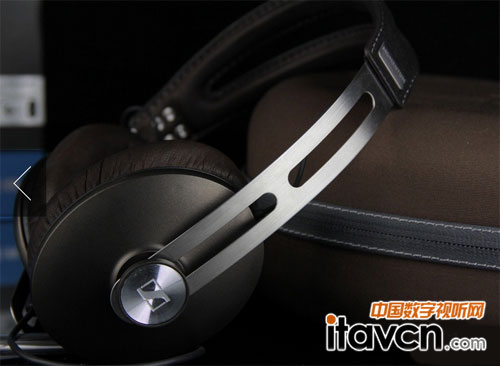 Sennheiser在籌募慈善經(jīng)費(fèi)的拍賣會(huì)上贊助最新款耳機(jī)MOMENTUM