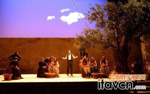 ETC全新S4 LED CYC在新戲中的完美應(yīng)用