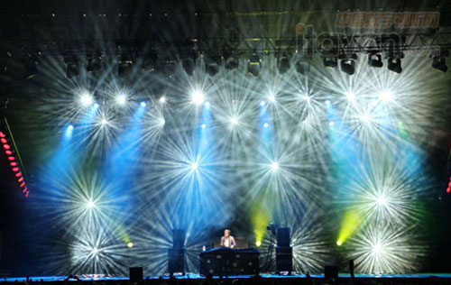 馬田燈光照亮比利時音樂節