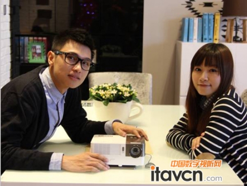 無線投影,智能操控,點點按按,十分輕松