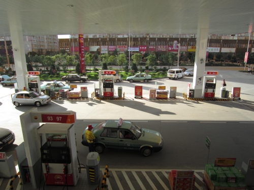 圖為:山東勝利油田現場