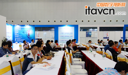 市場總監嚴學明發表主題演講