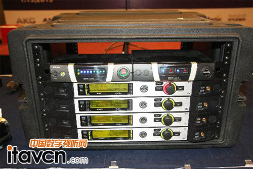 AKG數字無線話筒DMS700系統