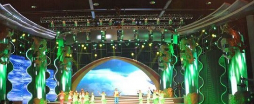 春晚也應(yīng)用了很多LED屏幕