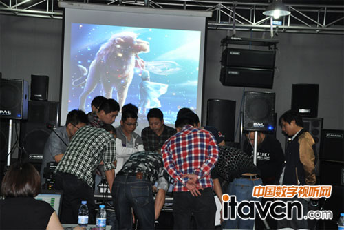 學員們全情投入