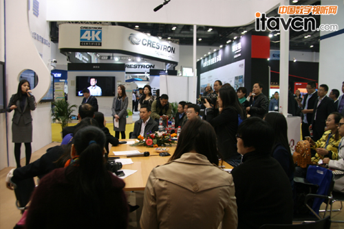 InfoComm JȡYBoloWֱ