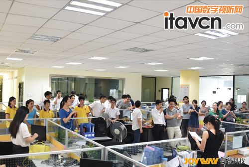 愛在薔薇,五月生日員工慶生會如期舉行