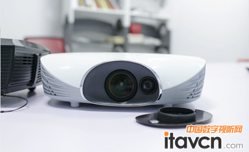 神畫Y1J智能投影雙鏡頭交互體驗