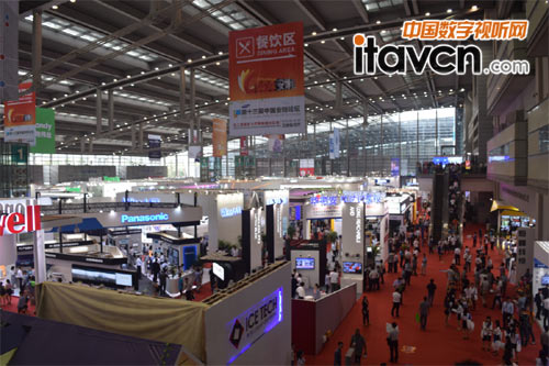 安博會現場人潮涌動