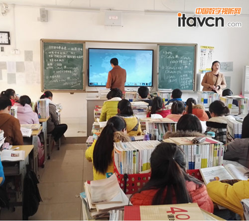 77套清投美達(dá)TNetBoard系統(tǒng)入駐河南某重點(diǎn)高中