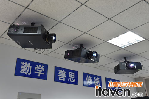 虛擬仿真助培訓 開創(chuàng)投影新紀元