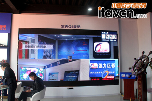室內Q4表貼完美高清顯示,讓進門的客戶眼前一亮
