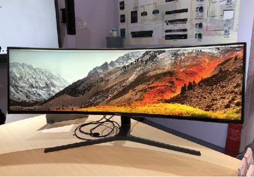 三星CJ89顯示器展現(xiàn)32:9超寬視野