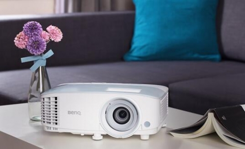 明基智能家用投影i705風(fēng)暴降生:不止專業(yè),更加智能