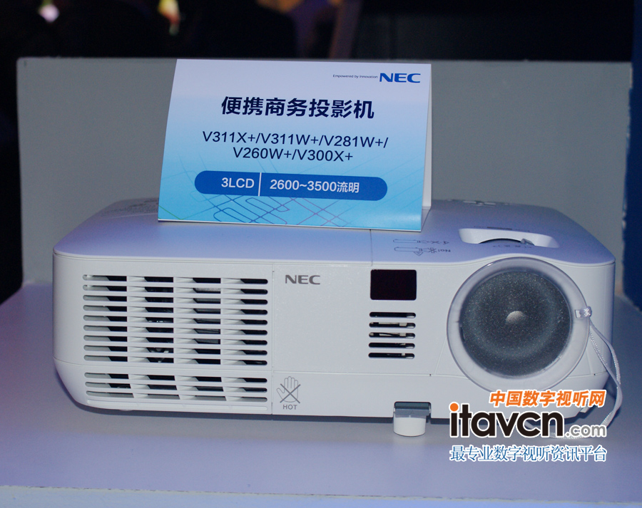 NEC ��y�̄�ͶӰ�C