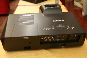 富可視投影機豐富的輸入接口